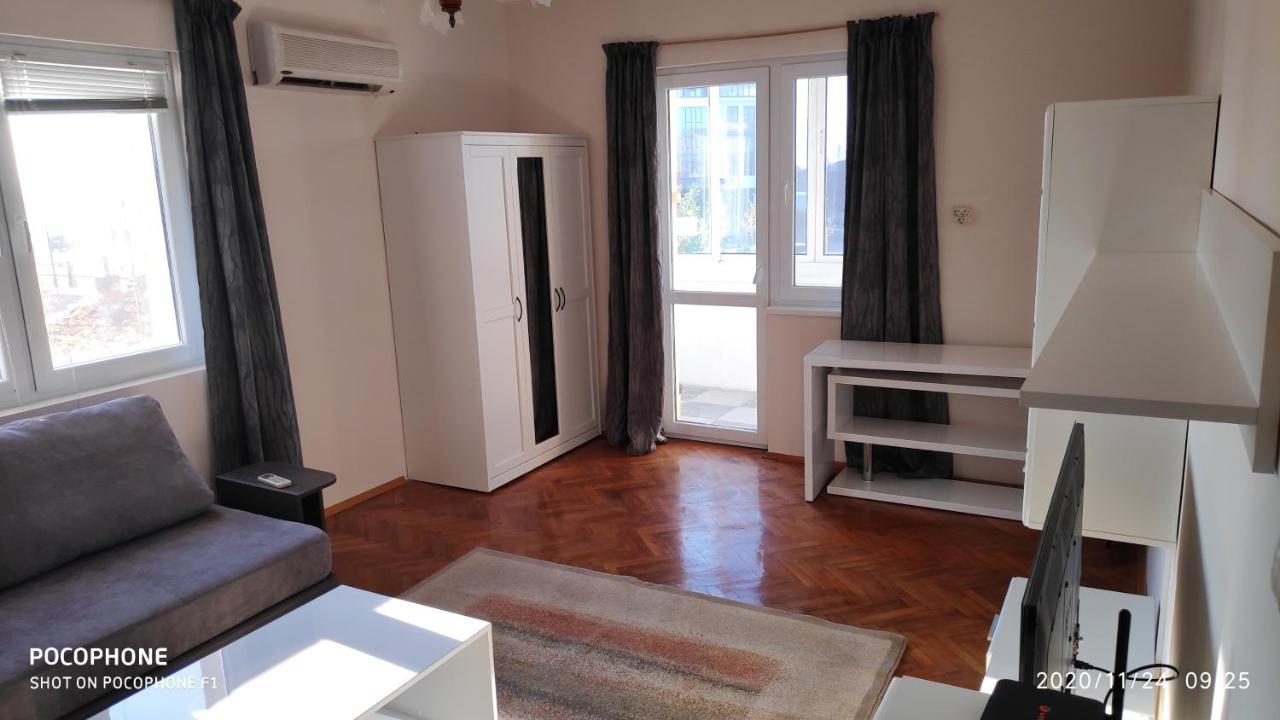 Unique Location Apartment With Parking Burgas Ngoại thất bức ảnh